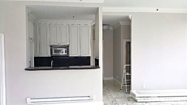 Building Photo - 300 3rd St