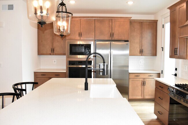 Building Photo - 9604 Blue Ash Aly