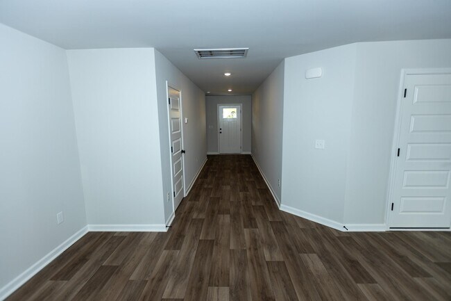 Building Photo - 324 Sweet Vernal St