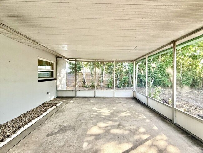 Building Photo - 13788 Montego Dr