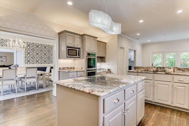 Building Photo - 126 Dewberry Ln
