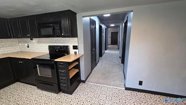 Building Photo - 713 W Washington St