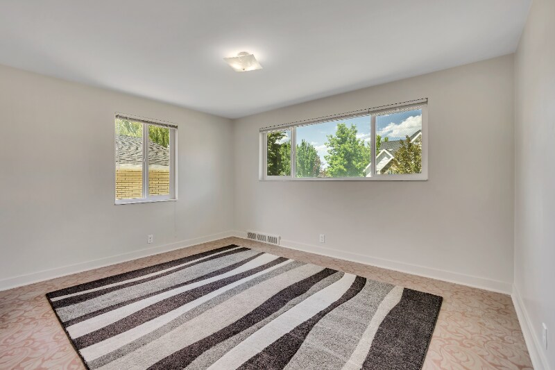 Building Photo - 2670 E Lambourne Ave