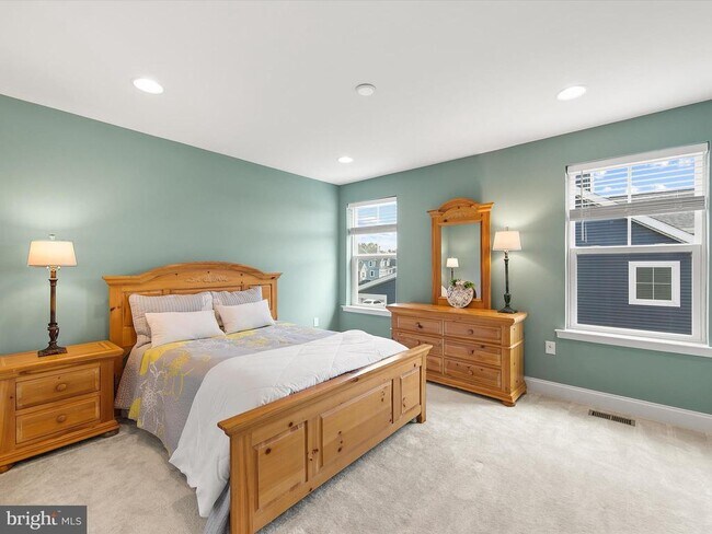 Building Photo - 26300 Tributary Blvd