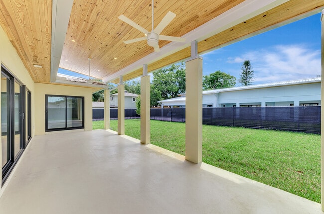 Building Photo - 2144 Webber St