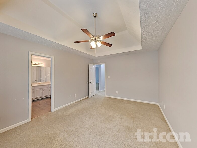 Building Photo - 262 Maplelake Dr