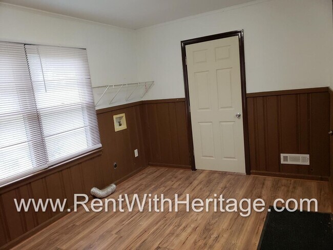 Building Photo - GRANDPA'S BUNGELOW/ CHARMING RANCH HOME/ TOTALLY RENOVATED/ PRIVATE YARD