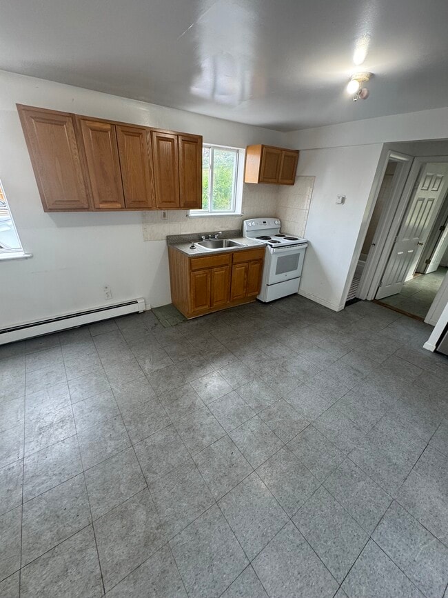 Building Photo - 21 Pine St