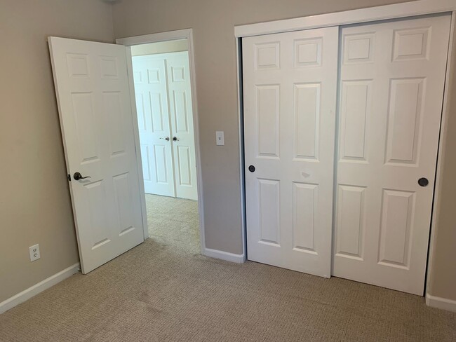 Building Photo - Beautiful 4 Bedroom, 2.5 Bath Mountain Hou...