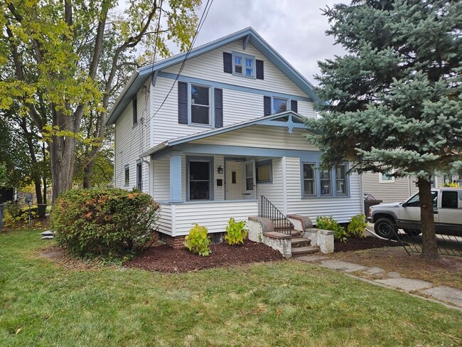 Building Photo - 215 Westmoreland Ave