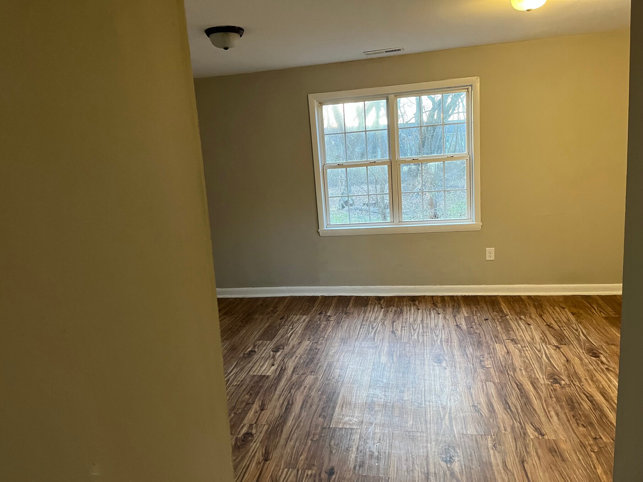 Building Photo - 914 Fir Pl