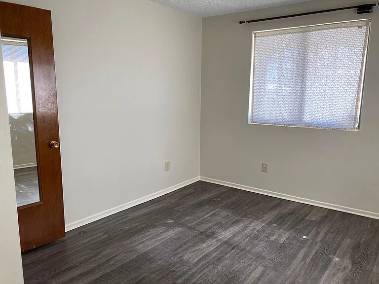 Building Photo - 401 Arnold St