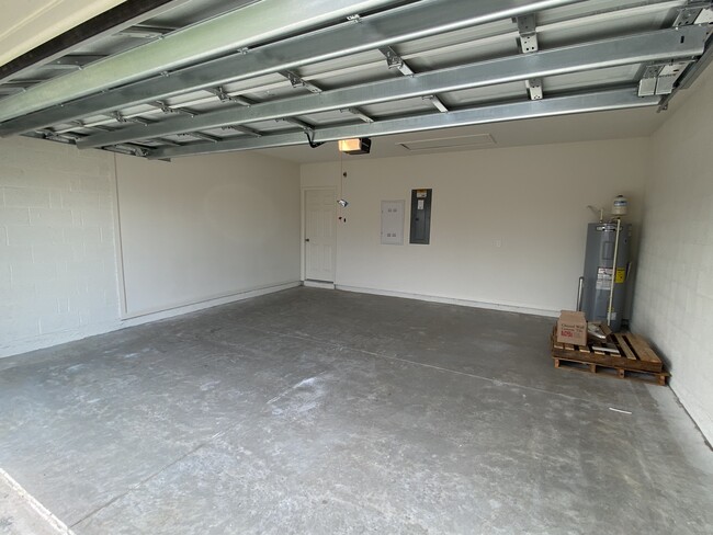 Building Photo - 10789 SW Cremona Way