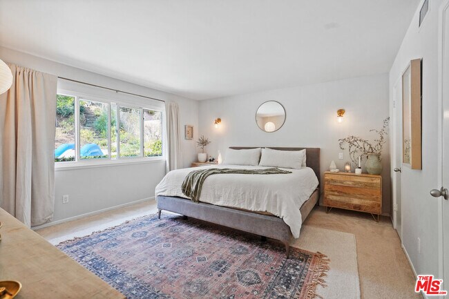 Building Photo - 5025 Dantes View Dr