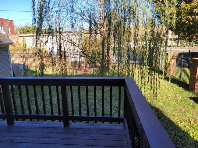 Building Photo - 3 Bedroom, 2.5 Bath Home with Open Floor Plan