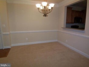 Building Photo - 7065 Heritage Hunt Dr