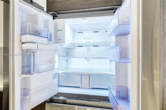 Building Photo - 1800 S Ocean Dr