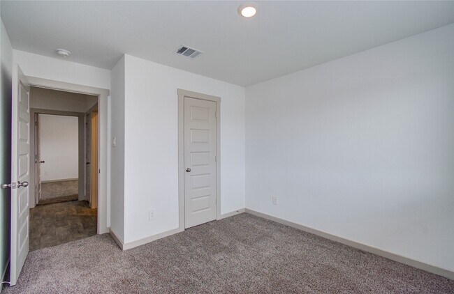 Building Photo - 10602 Great Basin Dr