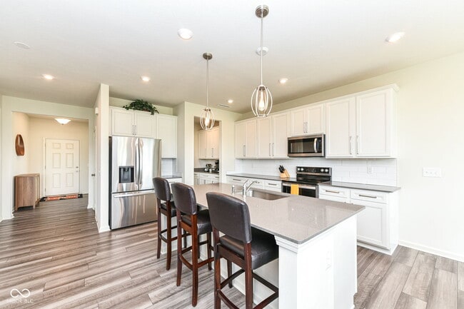 Building Photo - 7101 Oak Trce Ln