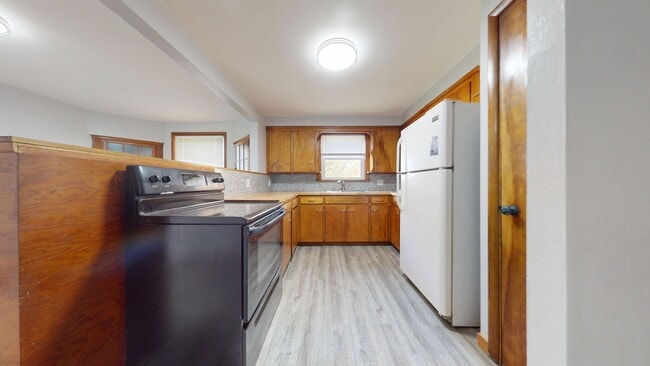 Building Photo - Madison ranch with basement, 1 car garage