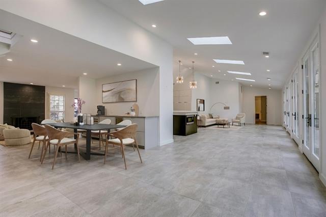 Building Photo - 2045 Marydale Rd