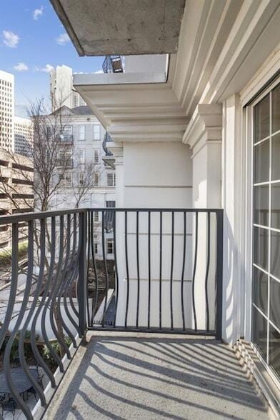 Building Photo - 195 14th St NE