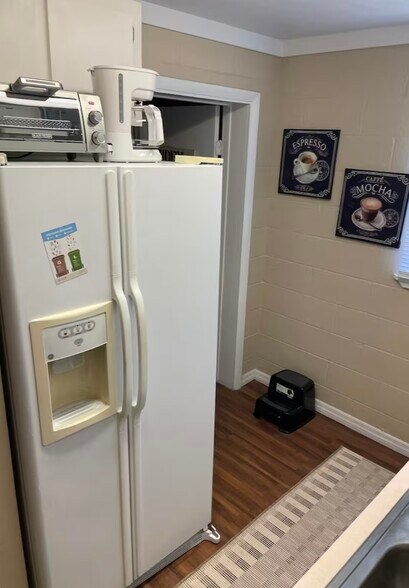 Building Photo - 2317 SW 2nd St