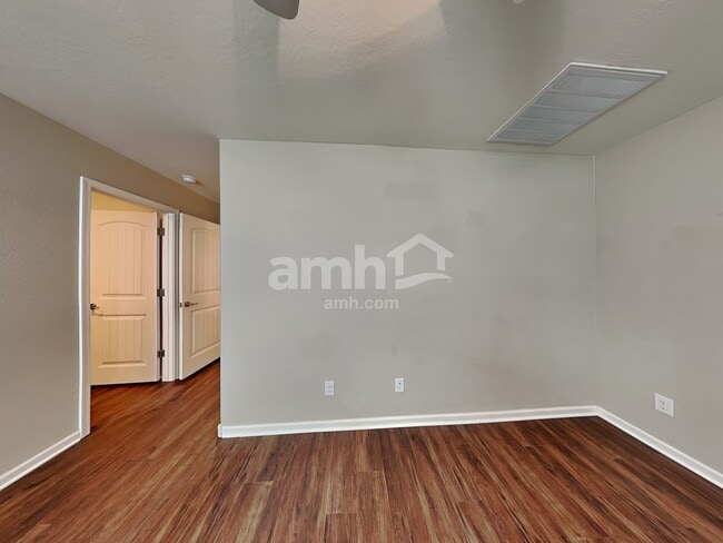 Building Photo - 20772 W Thomas Rd