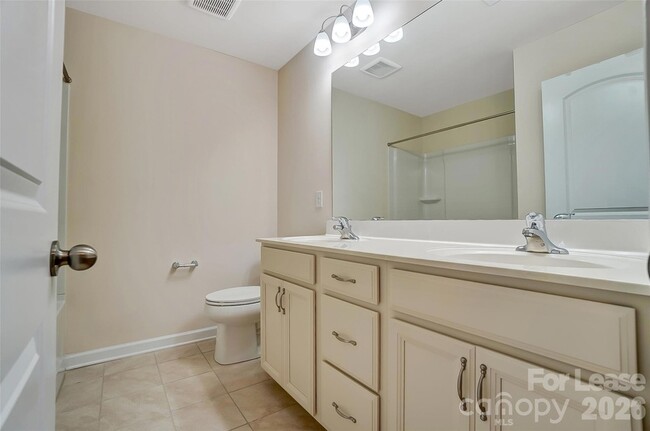 Building Photo - 5822 Clan MacLaine Dr