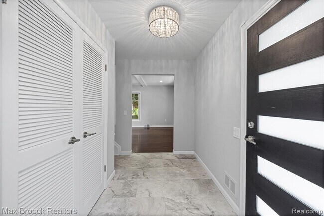 Building Photo - 2601 Lamplighter Ln