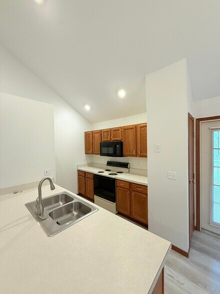 Kitchen - Retreat at Windemere