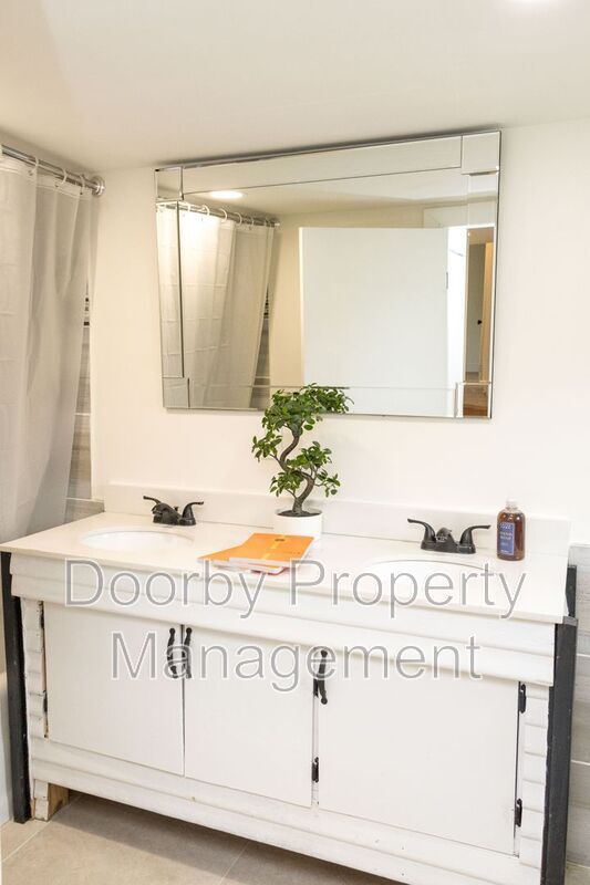 Building Photo - 814 N Germantown Rd