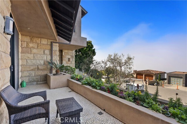 Building Photo - 2378 Crestview Dr