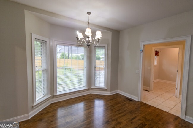 Building Photo - 906 Monarch Cir