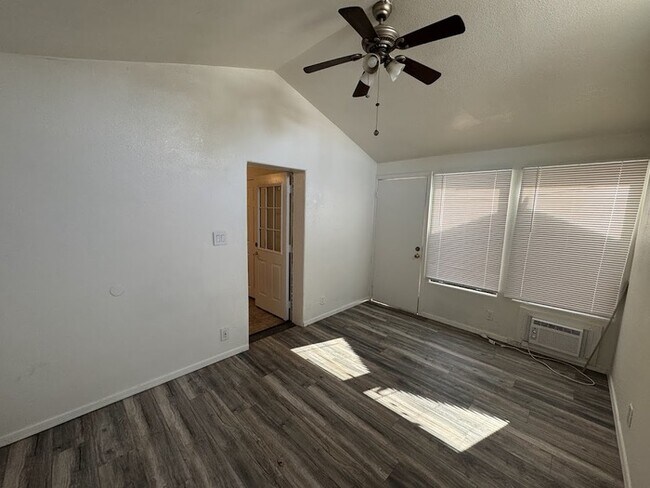 Building Photo - Manufactured Home in Desert Vista Place