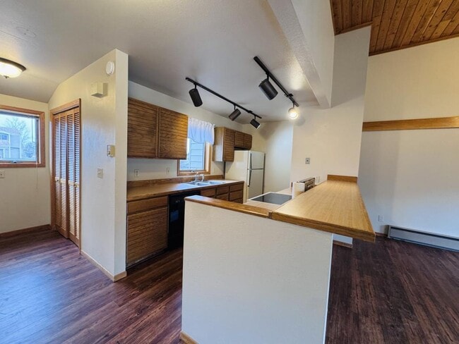 Building Photo - 2433 Sunlight Cir