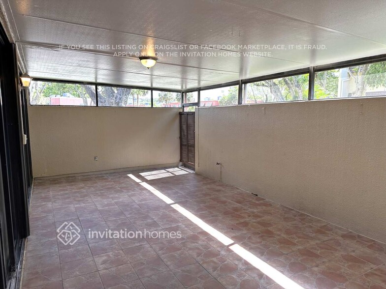 Building Photo - 1500 Hammock Ln