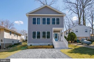 Building Photo - 1247 Shore Dr