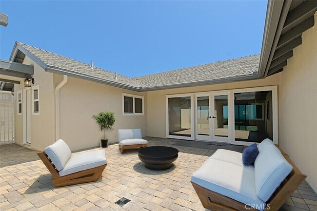Building Photo - 4021 Via Manzana