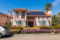 Building Photo - Steps from the Oceanside Pier, Updated 4 b...