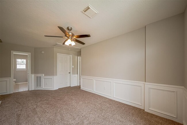 Building Photo - 215 Wood Cir Ln