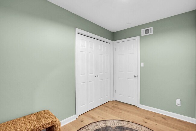 Building Photo - Fully Furnished Home in the Heart of Southside Savannah!