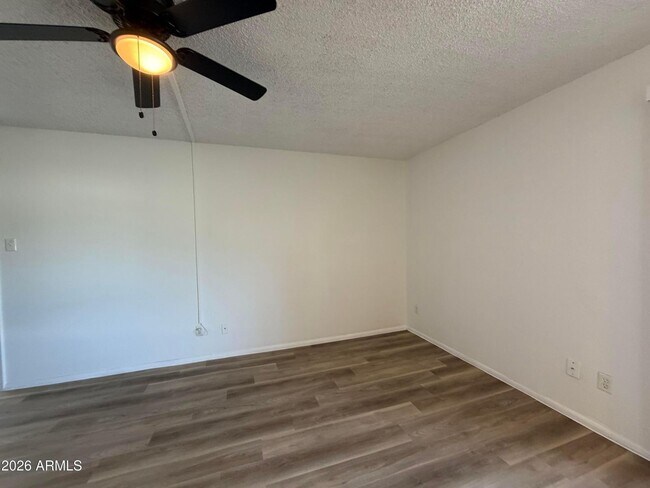 Building Photo - Nice studio apartment in Phoenix!