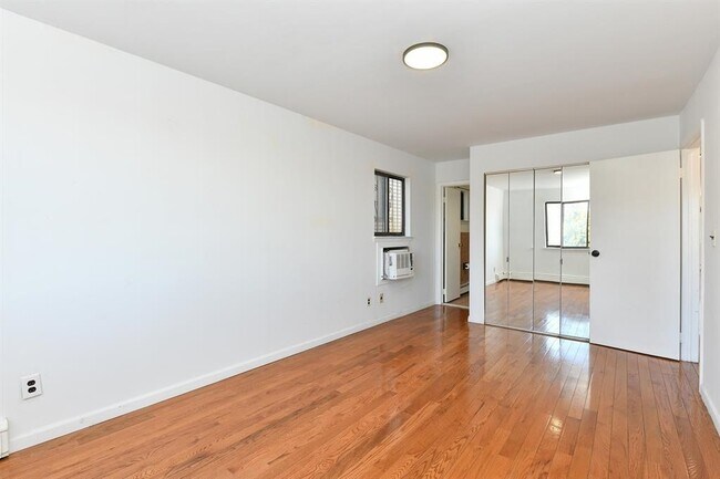 Building Photo - 1308 46th St