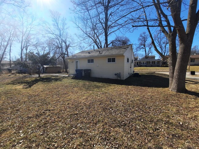 Building Photo - 2319 Williams St