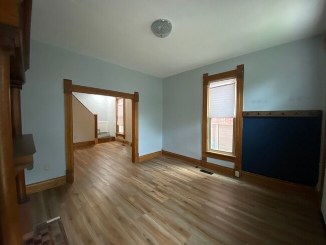 Building Photo - Harrison West 2 Bedroom