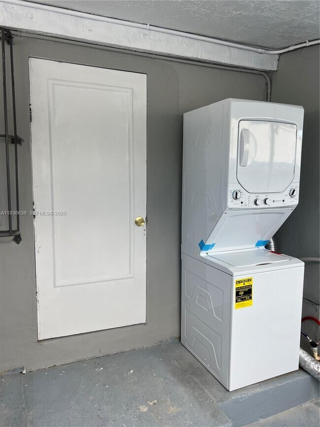 Building Photo - 1999 NW 2nd St