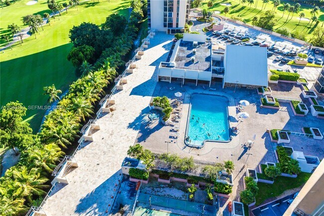 Building Photo - 20379 W Country Club Dr