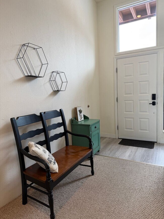 Building Photo - Furnished 2 Bedroom 1.5 Bath Condo on the Roaring Fork River