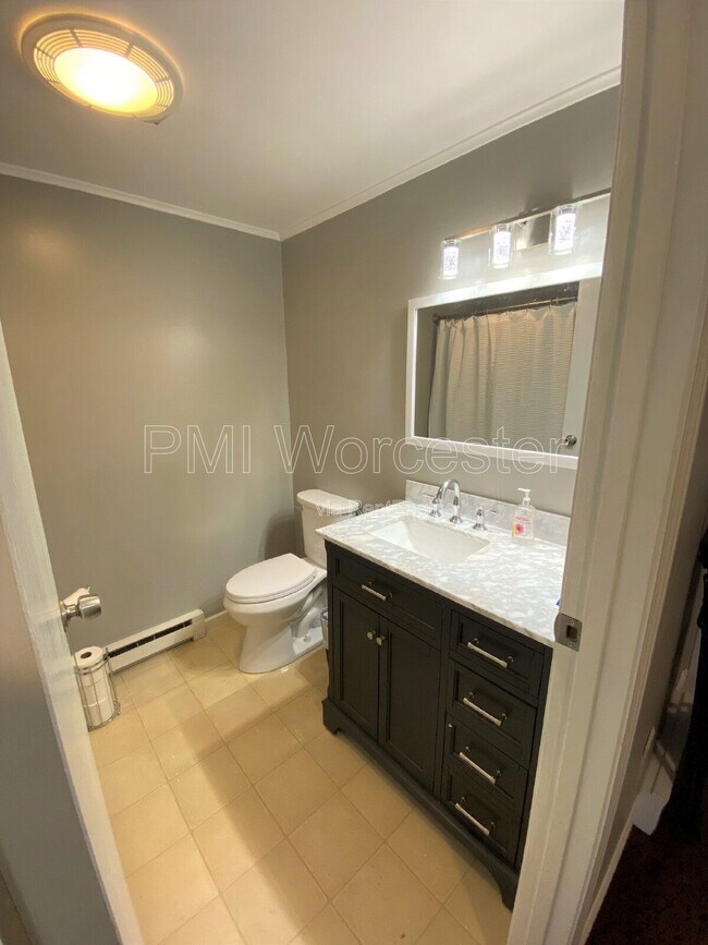 Building Photo - 26 Mountainshire Dr